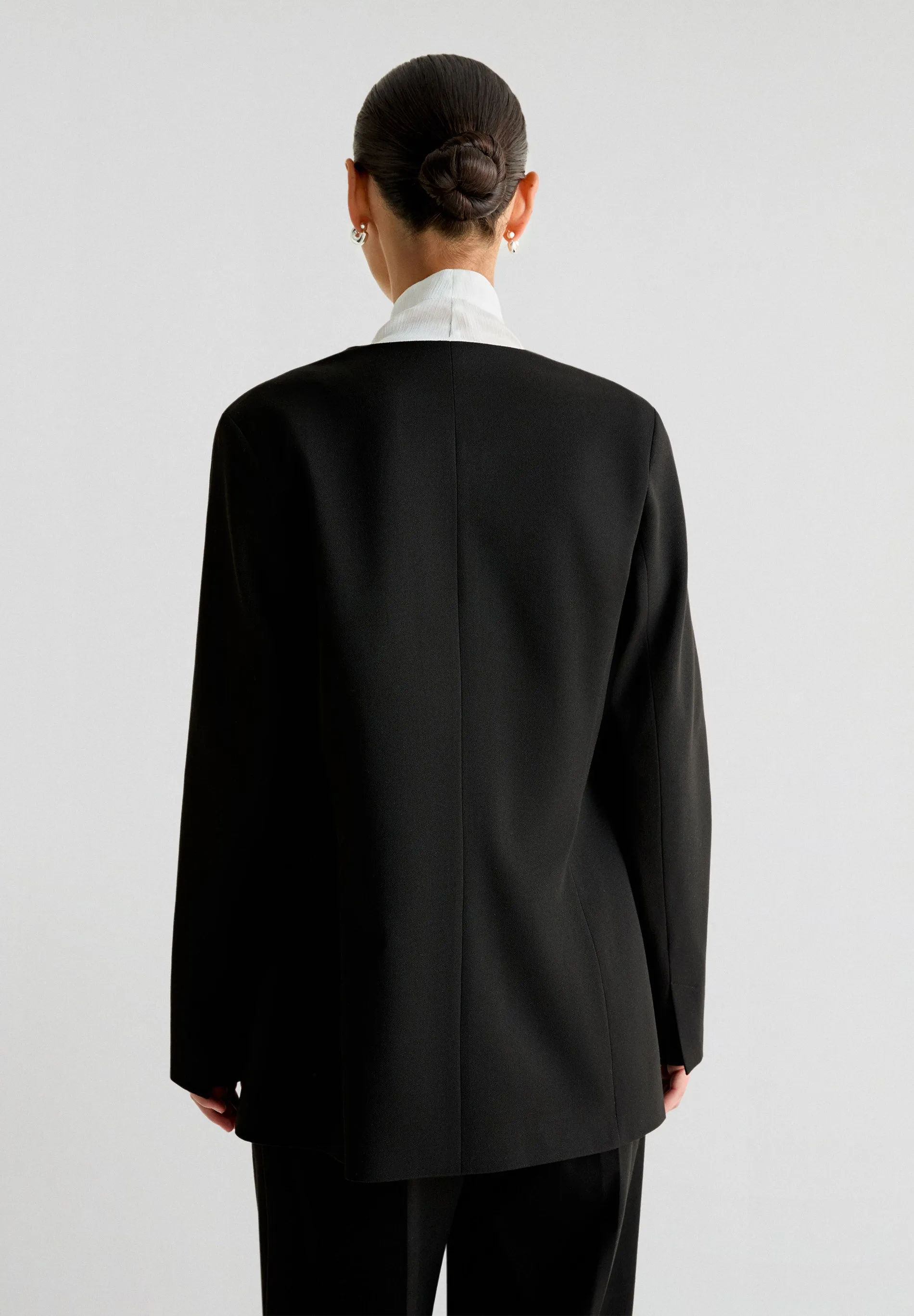 BLAZER WITH TIE AND POCKET DETAIL