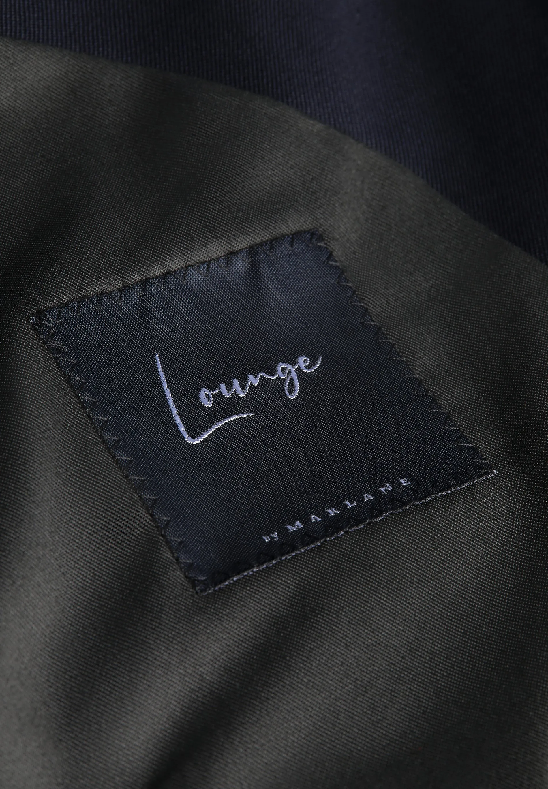 CLASSIC NAVY BLUE WOOL SUIT