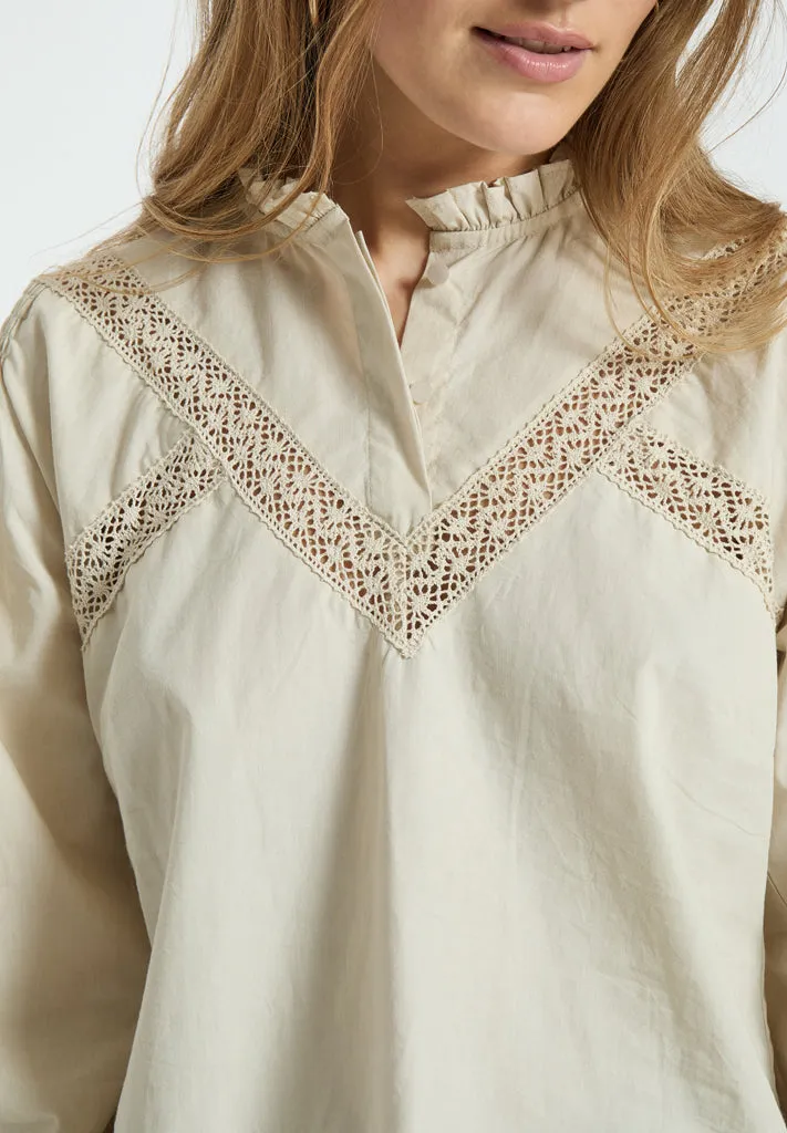 PCPhyllis Round Neck Blouse - Sandshell