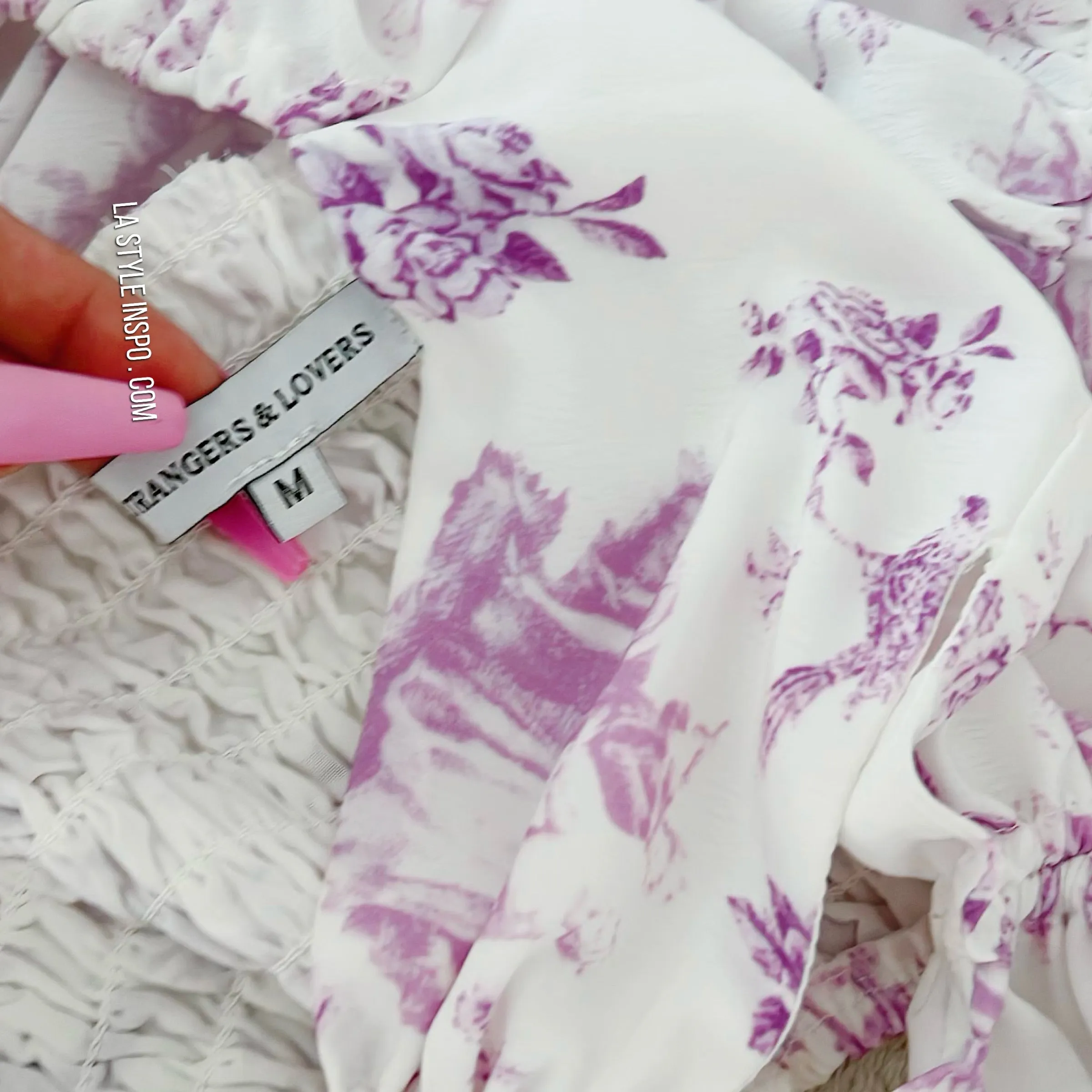 Strangers and Lovers Ruffled dress Puff Sleeves Lavender Flowers 🎀 Size Medium
