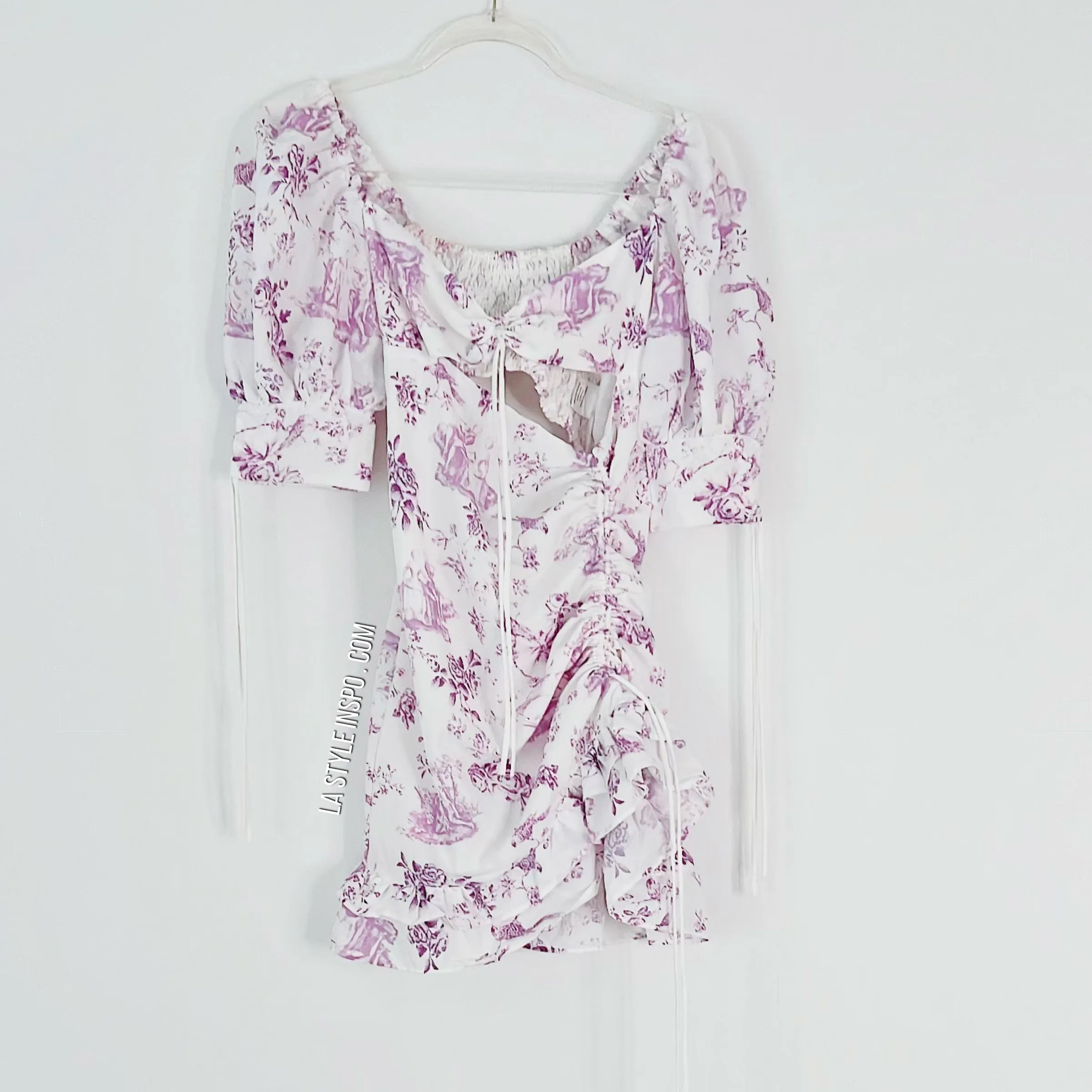 Strangers and Lovers Ruffled dress Puff Sleeves Lavender Flowers 🎀 Size Medium