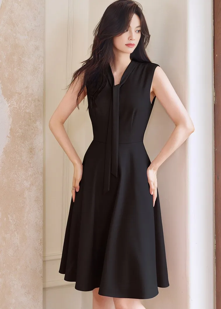 V NECK RIBBON TIE DRESS