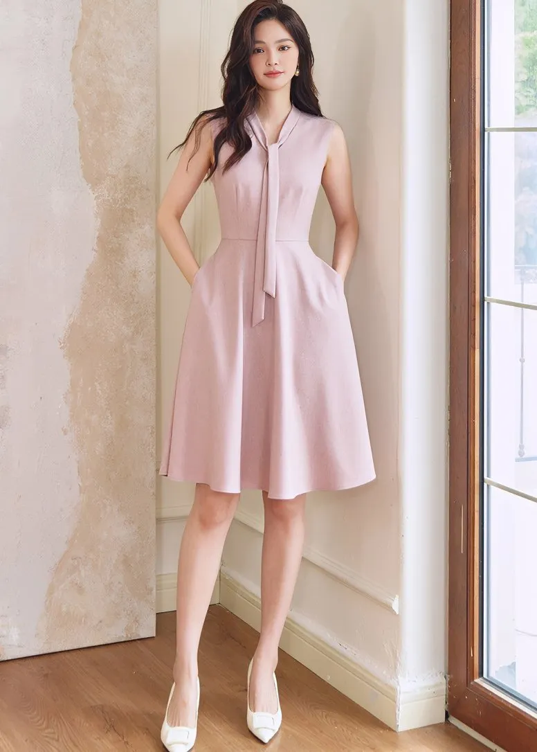 V NECK RIBBON TIE DRESS